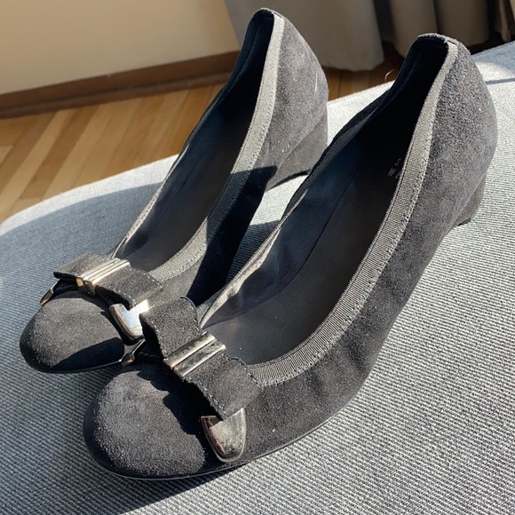Black Stuart Weitzman heels - Picture 1 of 2